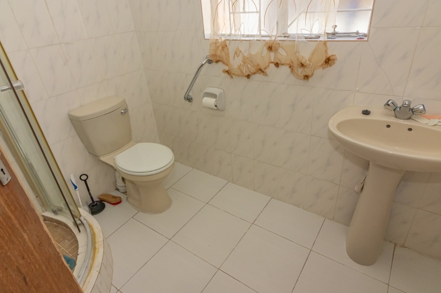 6 Bedroom Property for Sale in Morewag Free State